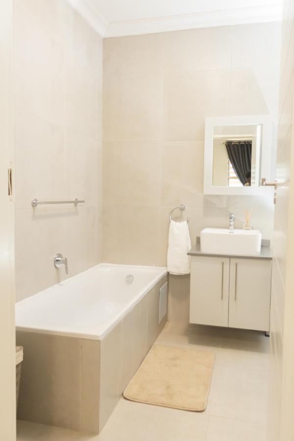 Fumo House Lifestyle Apartments Midrand Esterno foto